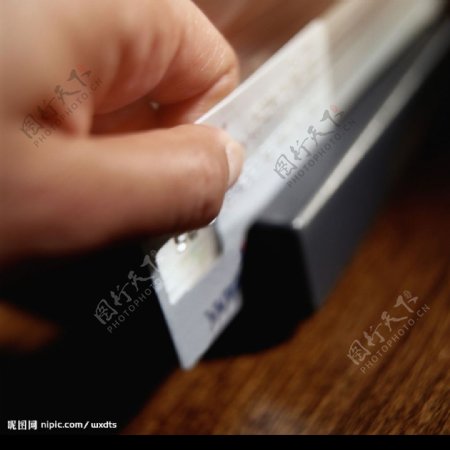 刷信用卡消费图片