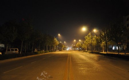 定州中兴路夜景图片