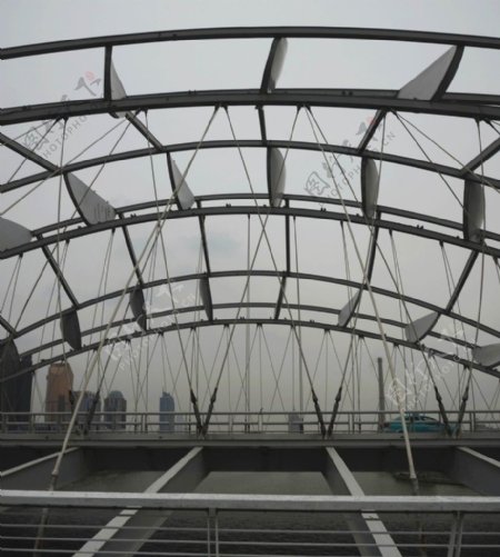 扭梁拱桥局部结构图片
