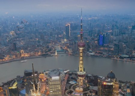 上海市中心黄昏俯瞰图片
