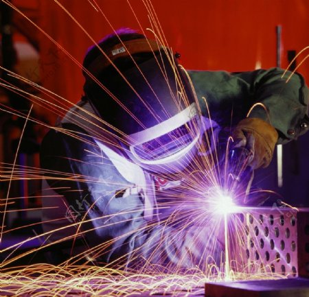 高清产业工人电焊图片