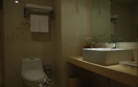 酒店洗手间图片