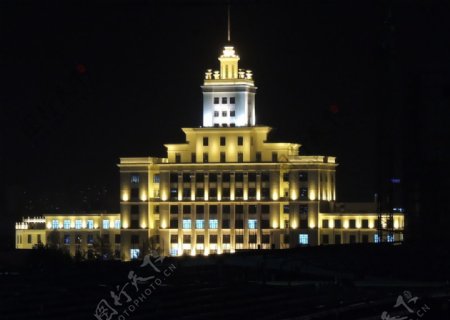 黑龙江大学主教学楼夜景图片