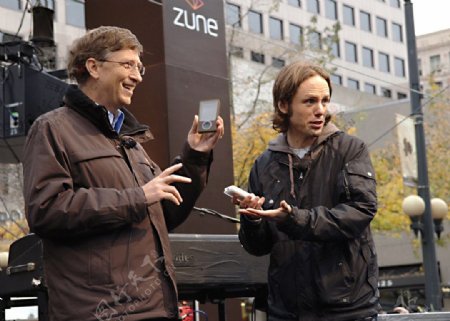 比尔盖茨宣传Zune图片