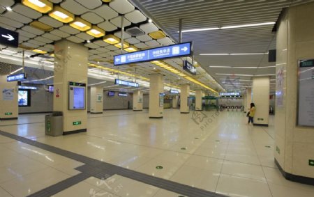 地铁8号线平西府站图片