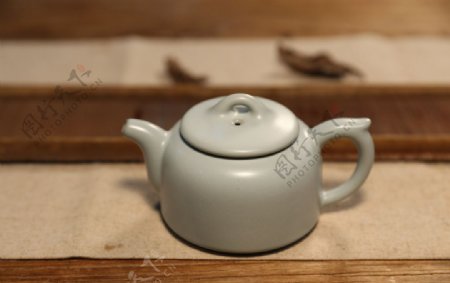 精美汝窑茶壶图片