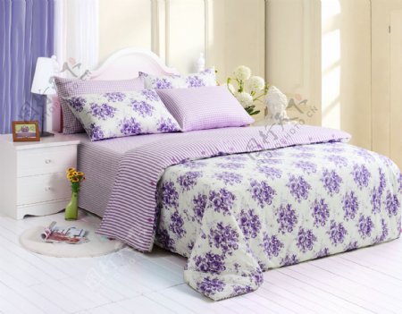 紫色青花花卉床品家纺图片
