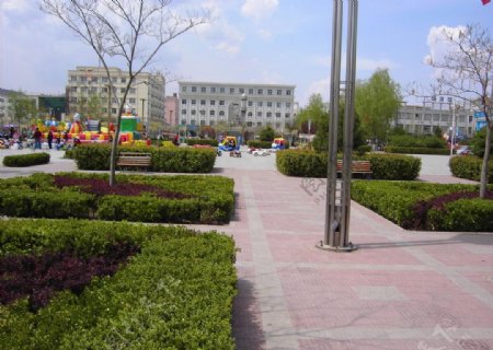 春季广场美景图片