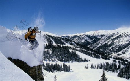 高山滑雪运动人物图片