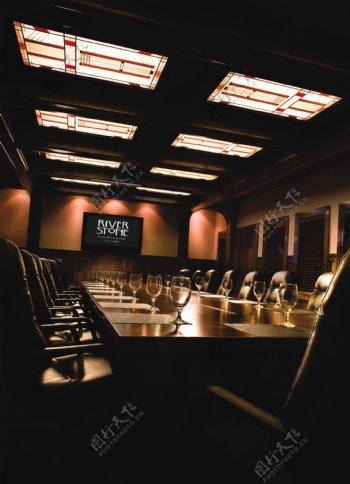 公司高层会议室图片
