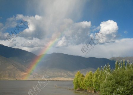 雅鲁藏布江彩虹图片