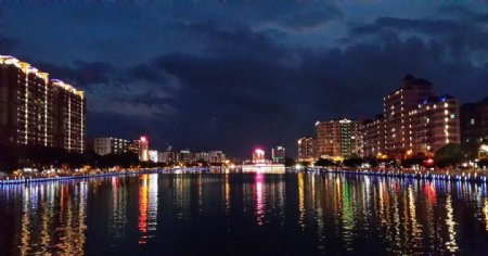 江面夜景图片