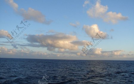海上云彩图片