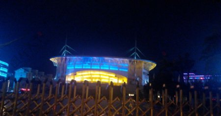 龙岩体育馆夜景实拍图片