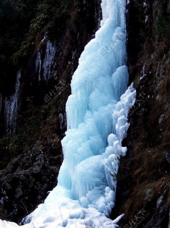 瀑布结冰图片
