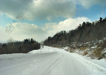 冬季的国道图片