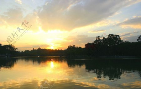 福州西湖公园日落图片