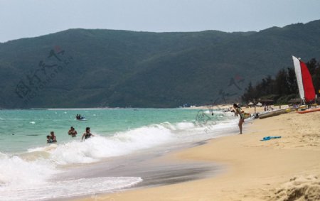 海南三亚亚龙湾沙滩图片