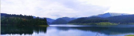 湖泊全景图片