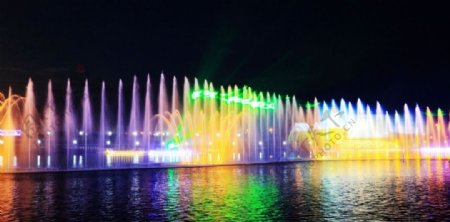 乌苏夜景图片