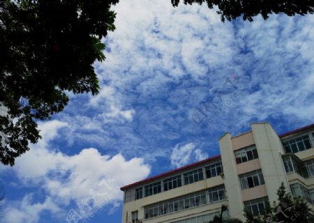 奇妙的蓝天白云图片