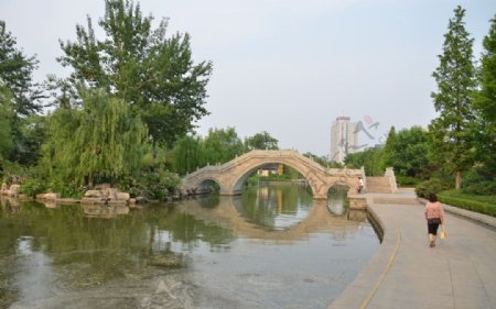 济南风光大明湖水西桥图片