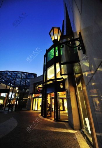 蓝色港湾商业街建筑夜景图片