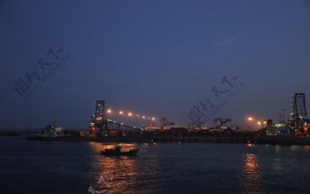 夜港图片