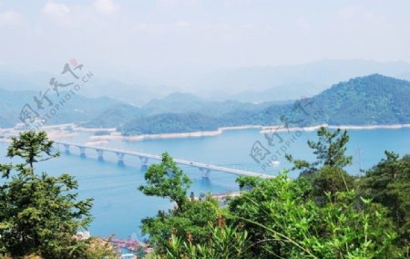 俯瞰千岛湖大桥图片