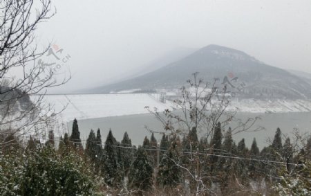 少林水库雪景图片