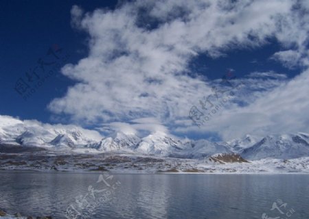 喀什高原湖美景图片