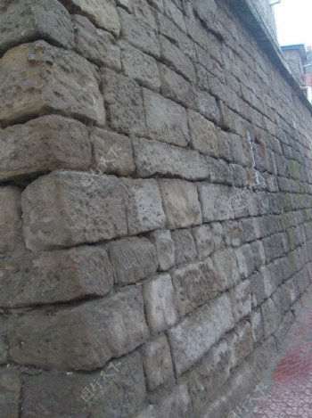 延安仅存石砌古城城墙图片