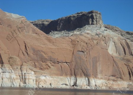 裸露的巨岩图片