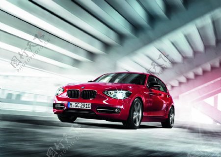 全新BMW1系红色图片