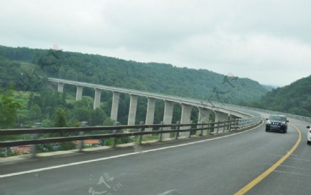 长长的大桥图片