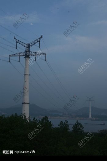 500千伏超高压输电长江大跨越图片