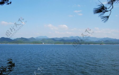 宁静的千岛湖图片