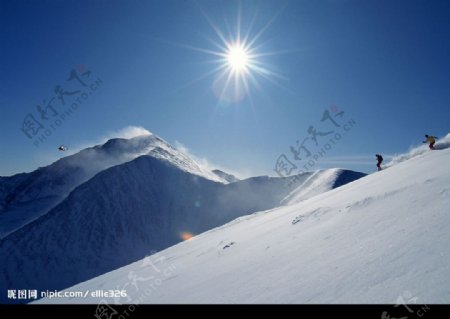 雪山滑雪山峰图片