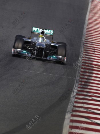 转弯的F1图片