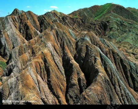 昌吉硫磺沟之翠绿山峦图片