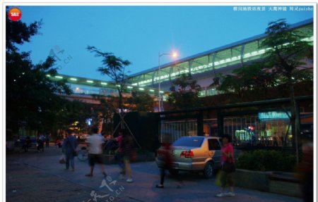 深圳地铁横岗站夜景图片