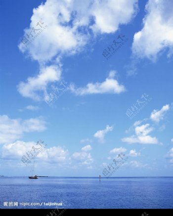 蓝天白云海岸美景岛屿风情图片