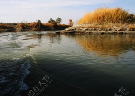 乌苏美湖图片