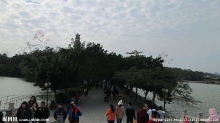 惠州西湖游人图片