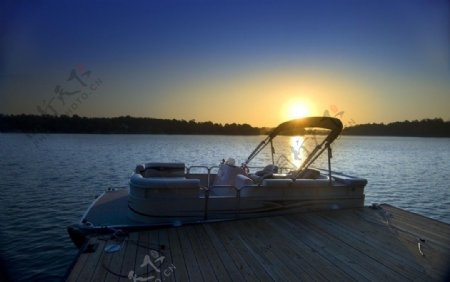 湖边夕阳早晨黄昏码头泊岸泊头湖水自然风光风景图片摄影图片