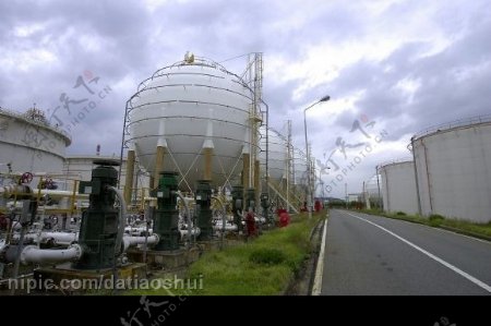 炼油厂图片