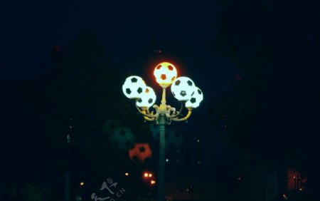 足球灯饰夜景图片