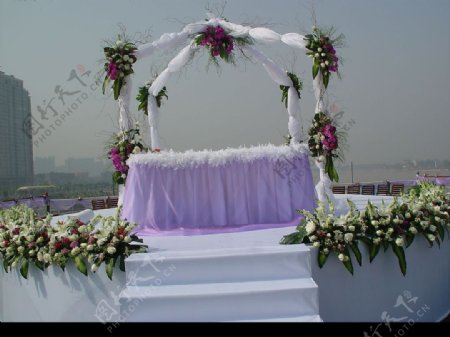 阳光甲板婚礼布置图片
