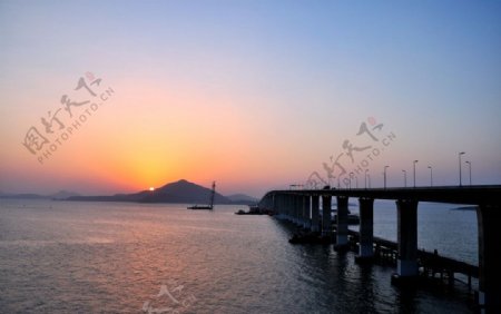 日落跨海大桥图片