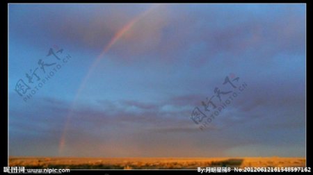 新疆克拉玛依市乌尔禾戈壁滩彩虹图片
